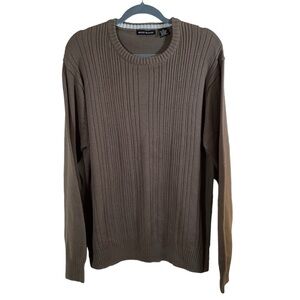 Michael Brandon Men’s Brown Crew Neck Long Sleeve Sweater.  Size XL